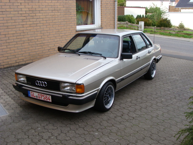 Audi 80 CD5E 2008 m.Ronal R8 15Zoll 001.jpg