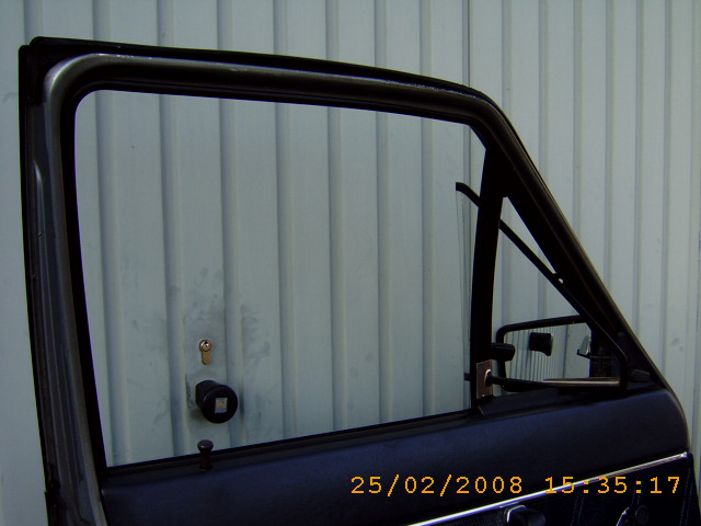 Ausstellfenster,Kofferraumdeckel CD 006.jpg