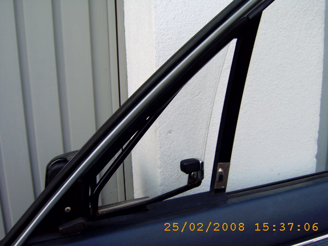 Ausstellfenster,Kofferraumdeckel CD 010.jpg